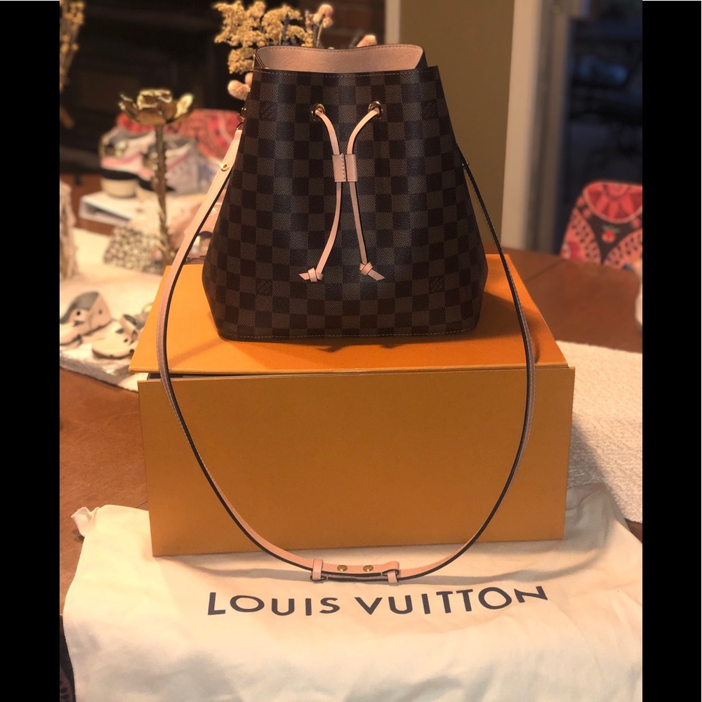 Louis vuttion Neo Noe purse. - Picture 1 of 8